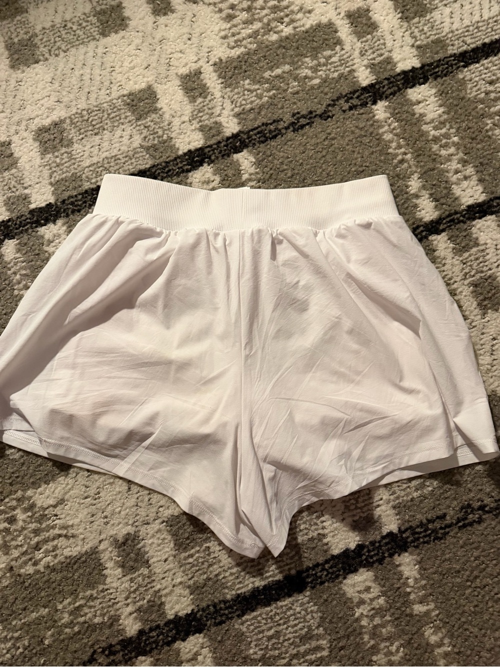 ALO Yoga White High-Rise Athletic Shorts - Picture 4 of 12